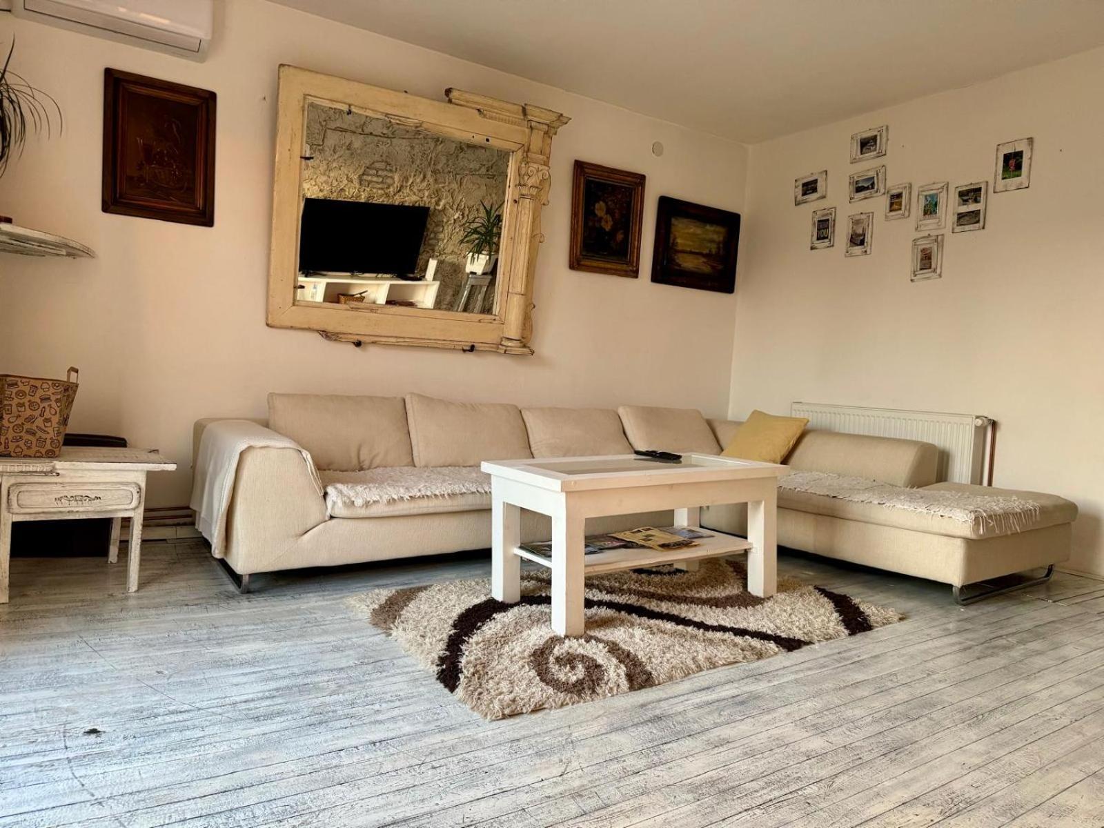Apartament Mala Oaza Čačak Zewnętrze zdjęcie
